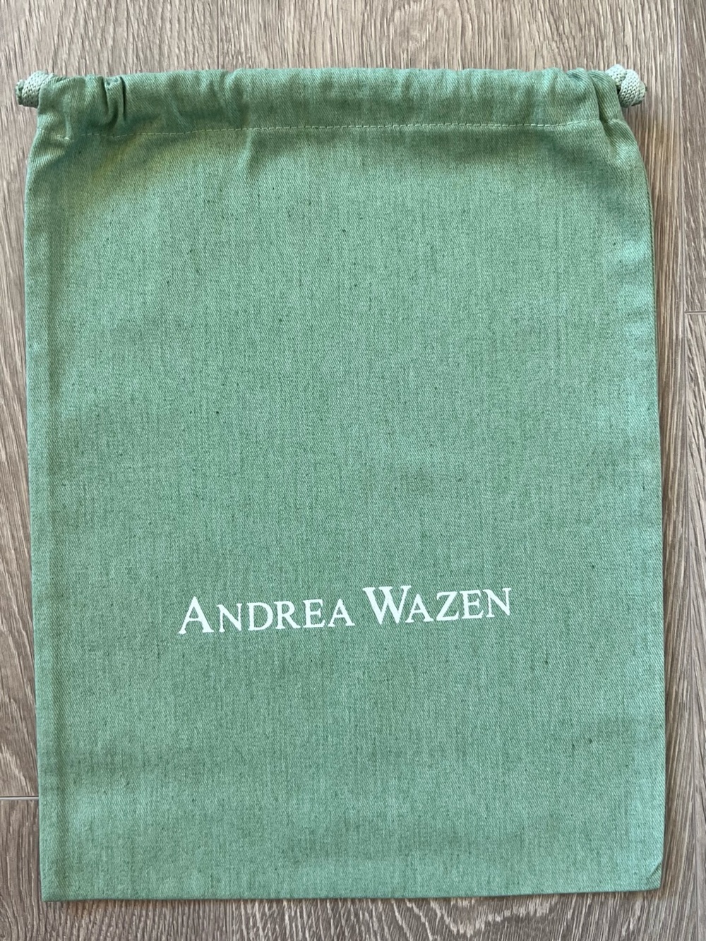 Andrea Wazen dust bag (C693)